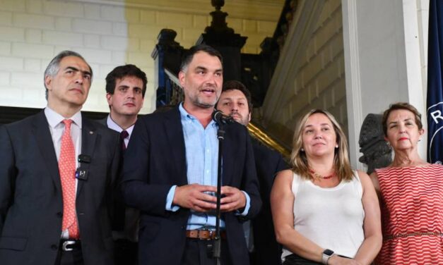 Tirando el mantel de la Democracia