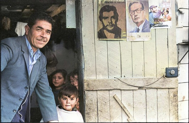 Así con los Comunistas, le digo